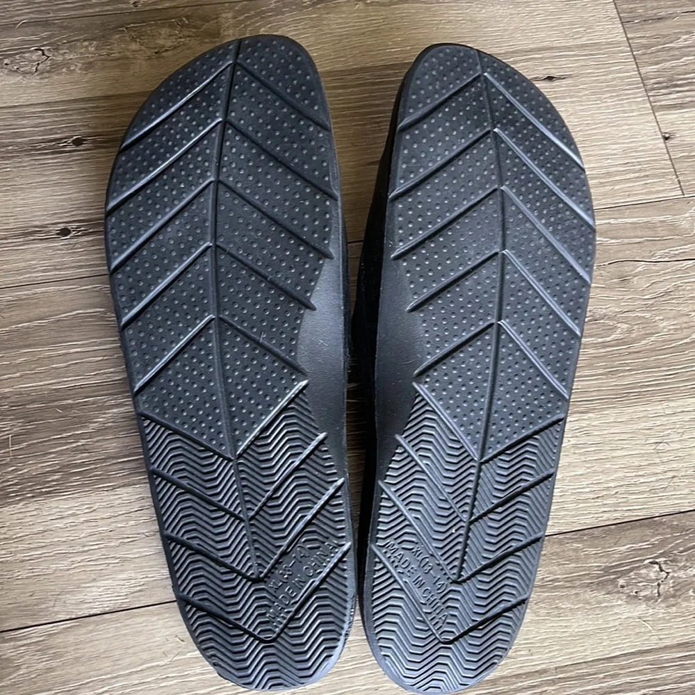 NWOT Black Black Hawk lightweight rubber slip on silippers